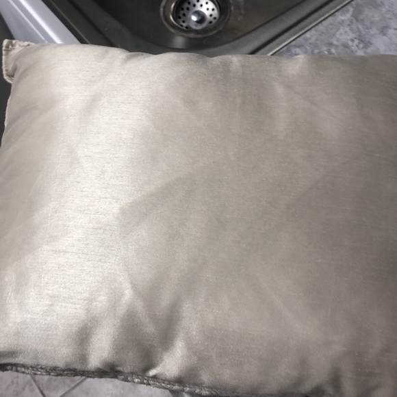 Two great 👍 pillows for your decor - Picture 5 of 8